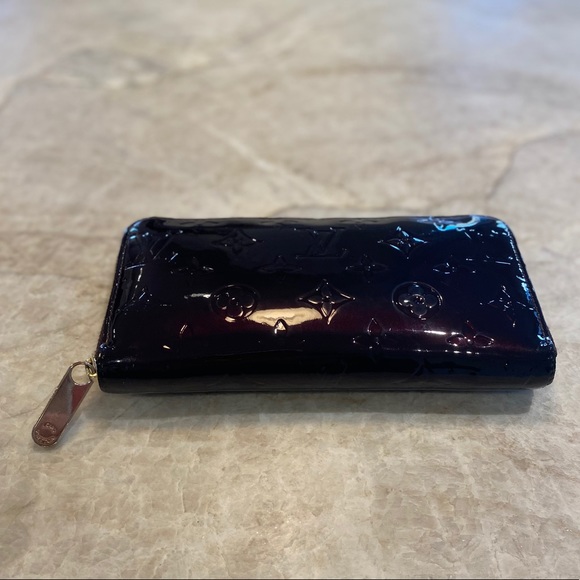 Louis Vuitton Monogram Vernis Zippy Wallet - Picture 4 of 17